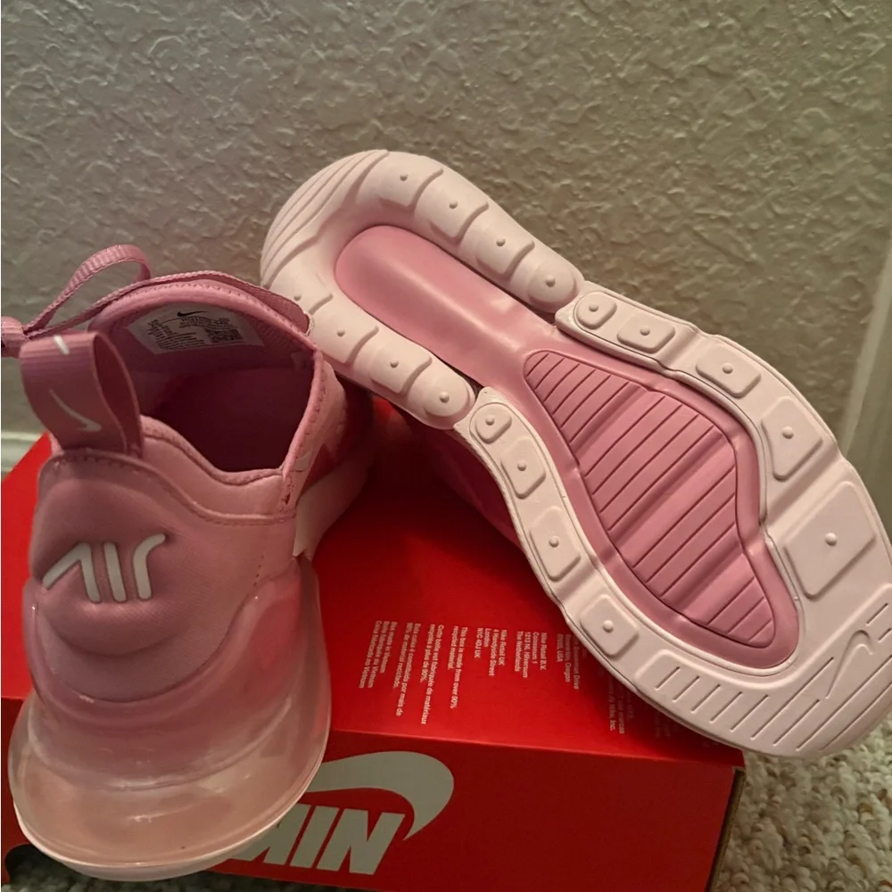 Nike Air Max 270 Kids Sneakers in Pink and White